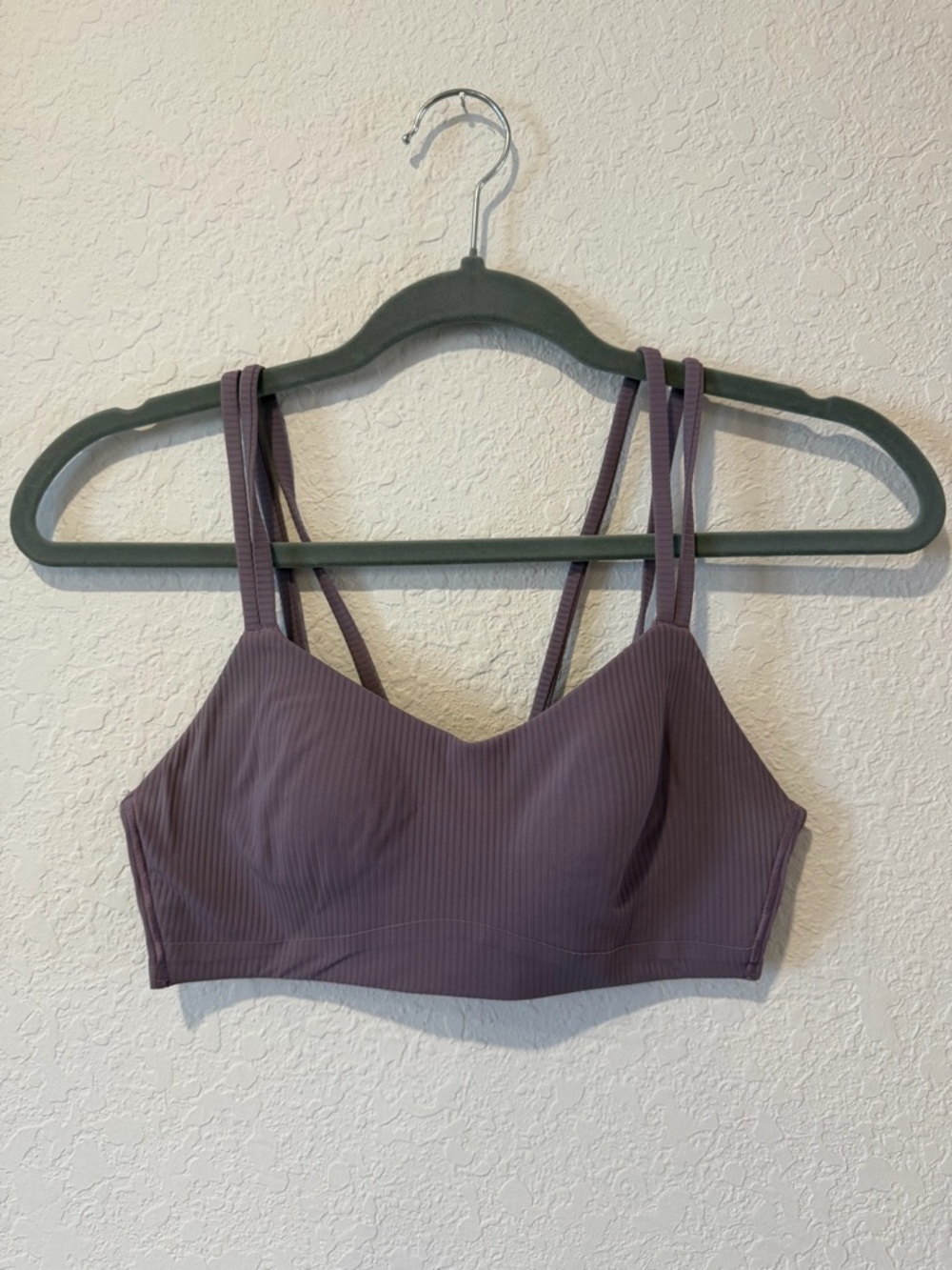 Ribbed Lululemon like a cloud bra